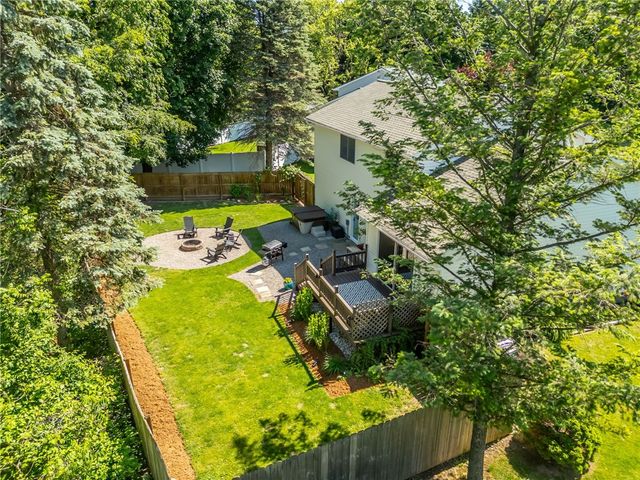 1252 Pine Hill Lane, Farmington, NY 14425
