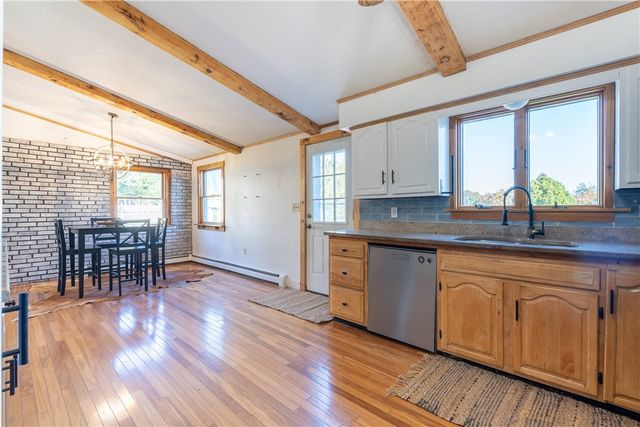 49 Dexter Street, Portsmouth, RI 02871