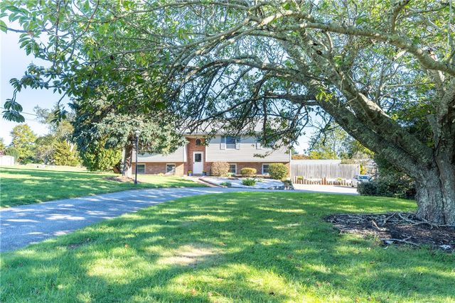 49 Dexter Street, Portsmouth, RI 02871