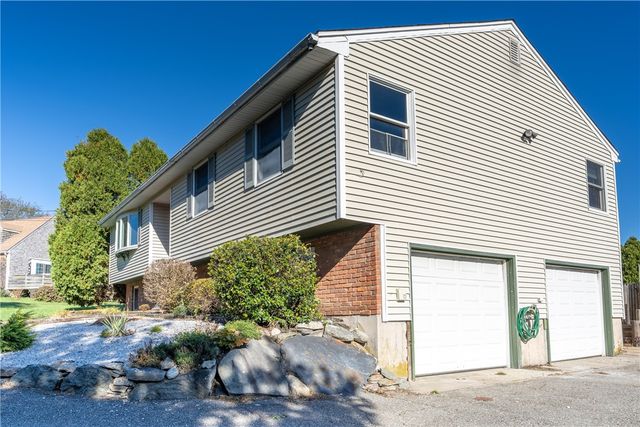 49 Dexter Street, Portsmouth, RI 02871