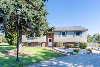 49 Dexter Street, Portsmouth, RI 02871