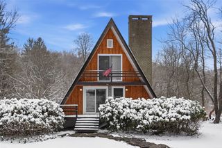 283 Leisie Rd, Forward Twp, PA 16053