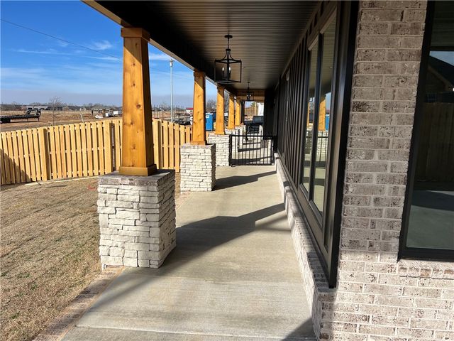 1911 Crump Street, Pea Ridge, AR 72751