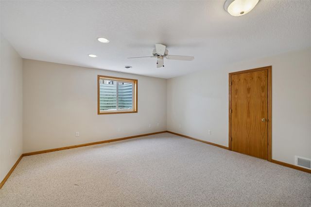 120 Melrose Drive, Waukee, IA 50263