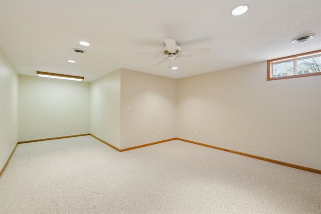 120 Melrose Drive, Waukee, IA 50263