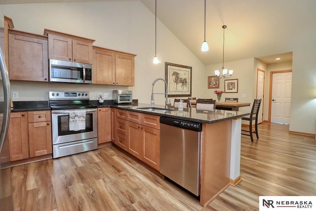 5201 Locust Street, Lincoln, NE 68516