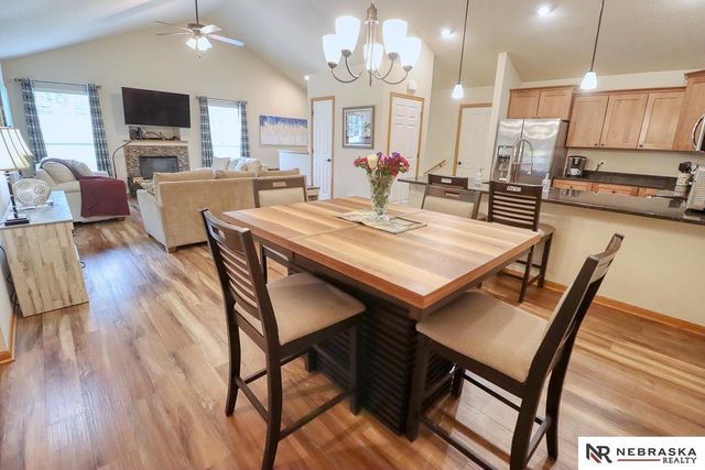 5201 Locust Street, Lincoln, NE 68516