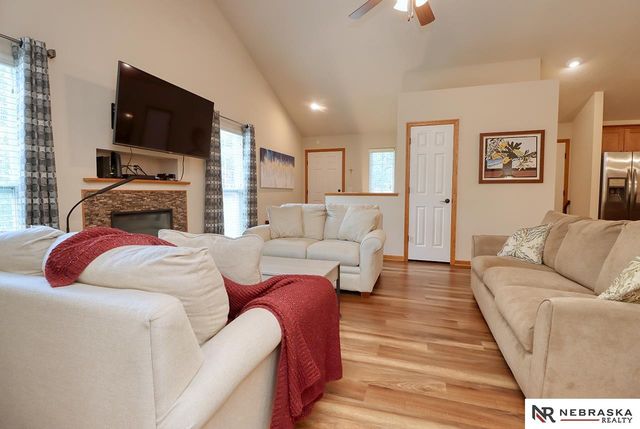 5201 Locust Street, Lincoln, NE 68516