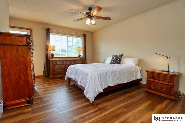 5201 Locust Street, Lincoln, NE 68516