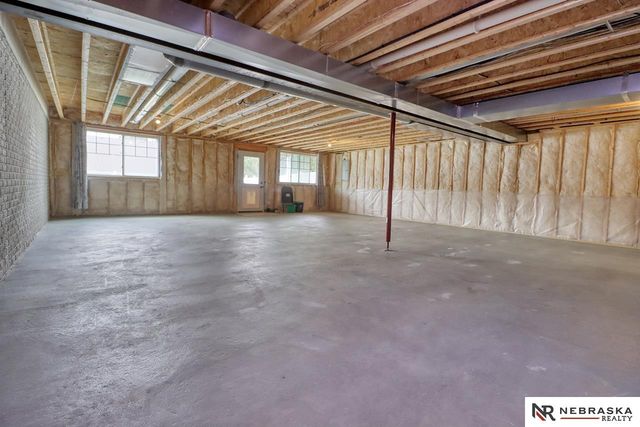 5201 Locust Street, Lincoln, NE 68516