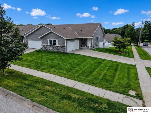 5201 Locust Street, Lincoln, NE 68516