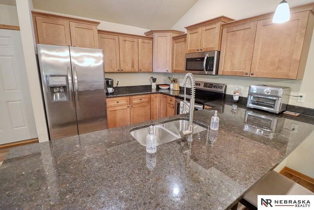 5201 Locust Street, Lincoln, NE 68516