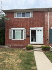 27580 Marcia Ave Unit#165f, Warren, MI 48093