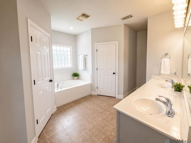 11446 Lemonwood Dr, Denham Springs, LA 70726