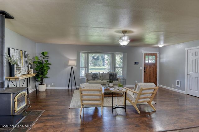 374 Dixon ST, Priest River, ID 83856