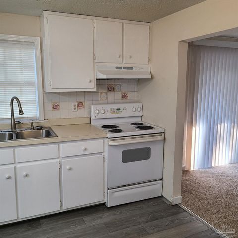 125 Rue Max, Pensacola, FL 32507