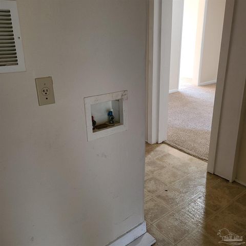 125 Rue Max, Pensacola, FL 32507