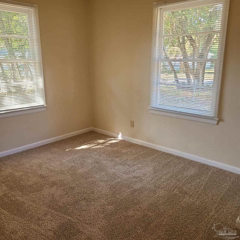 125 Rue Max, Pensacola, FL 32507