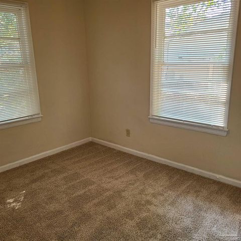 125 Rue Max, Pensacola, FL 32507