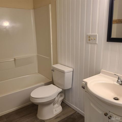 125 Rue Max, Pensacola, FL 32507