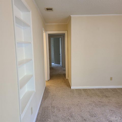 125 Rue Max, Pensacola, FL 32507