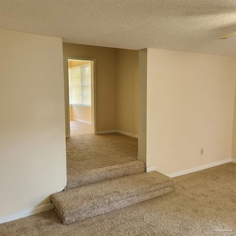 125 Rue Max, Pensacola, FL 32507