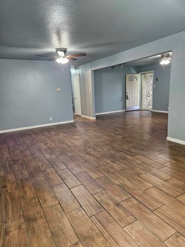 808 Mccurry Avenue, Bedford, TX 76022