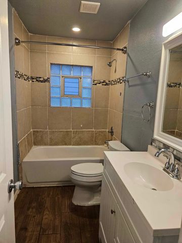 808 Mccurry Avenue, Bedford, TX 76022