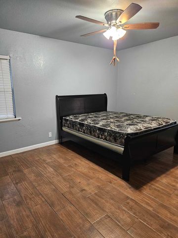 808 Mccurry Avenue, Bedford, TX 76022