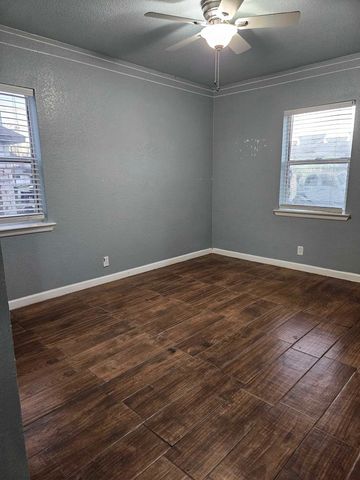 808 Mccurry Avenue, Bedford, TX 76022