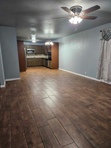 808 Mccurry Avenue, Bedford, TX 76022