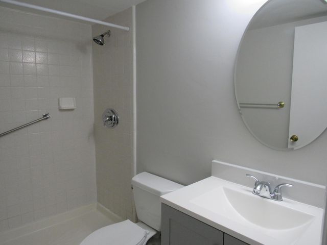 703 Sunny Pine Way G2, Greenacres, FL 33415