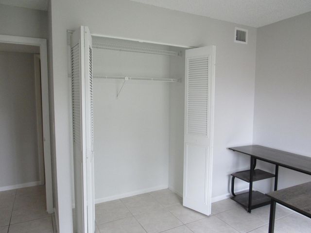 703 Sunny Pine Way G2, Greenacres, FL 33415