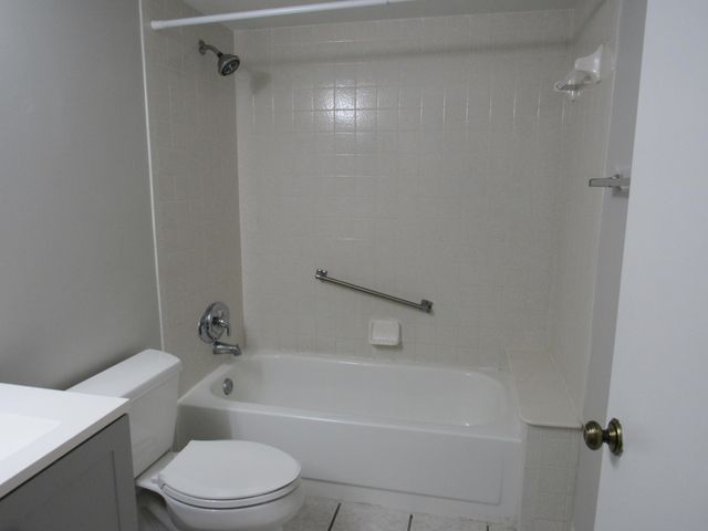 703 Sunny Pine Way G2, Greenacres, FL 33415