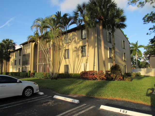 703 Sunny Pine Way G2, Greenacres, FL 33415
