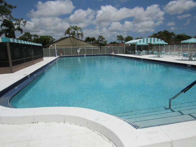 703 Sunny Pine Way G2, Greenacres, FL 33415