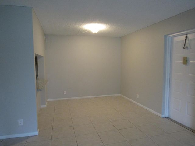 703 Sunny Pine Way G2, Greenacres, FL 33415