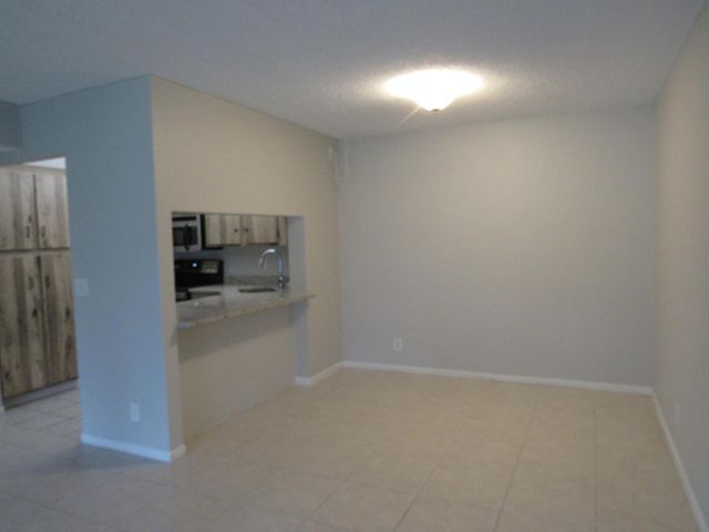 703 Sunny Pine Way G2, Greenacres, FL 33415