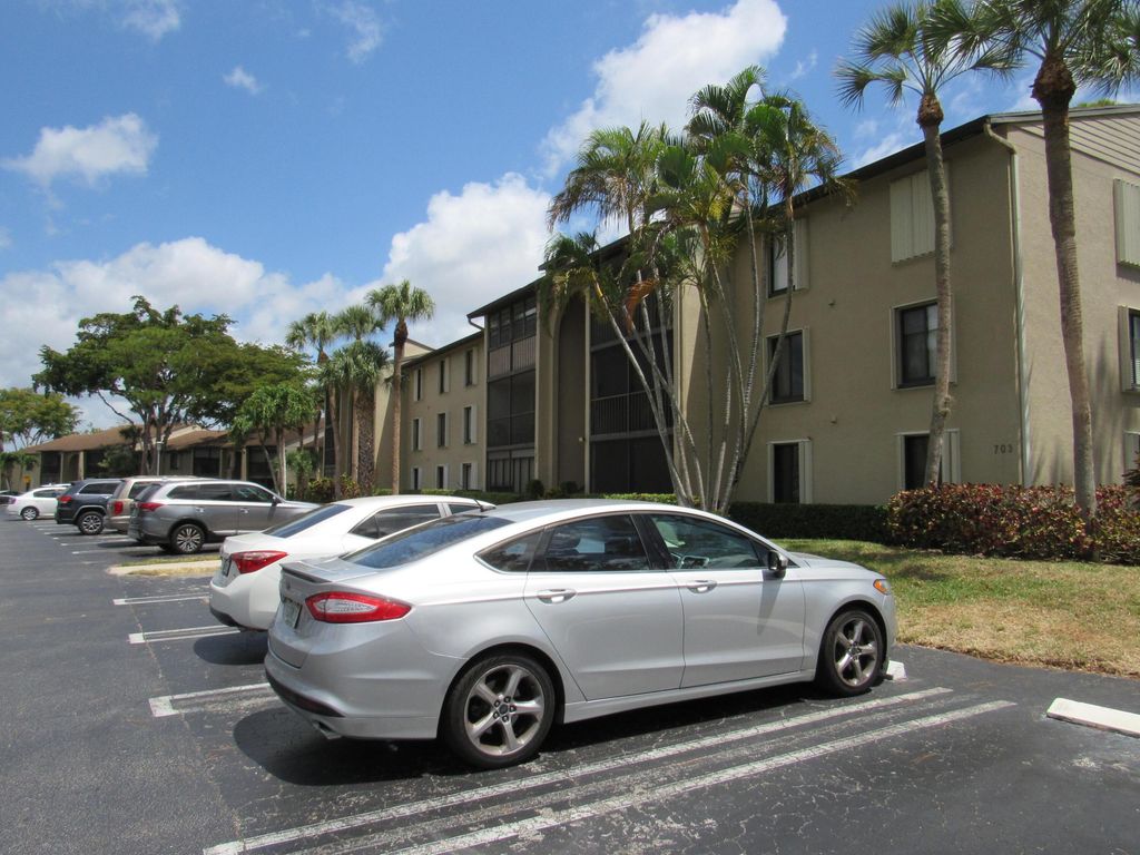 703 Sunny Pine Way G2, Greenacres, FL 33415