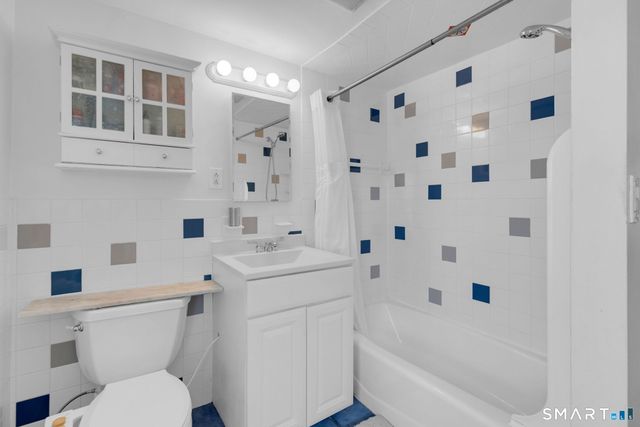 510 Reef Road, Fairfield, CT 06824