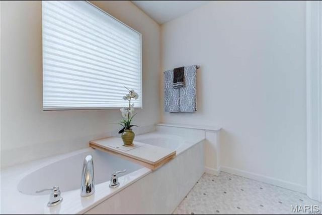117 Weatherby Landing Drive, O'fallon, MO 63366