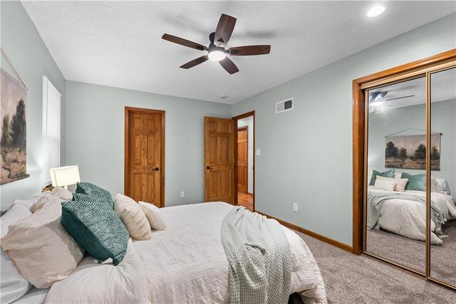 309 Shamrock Lane, Blue Springs, MO 64014