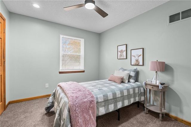 309 Shamrock Lane, Blue Springs, MO 64014