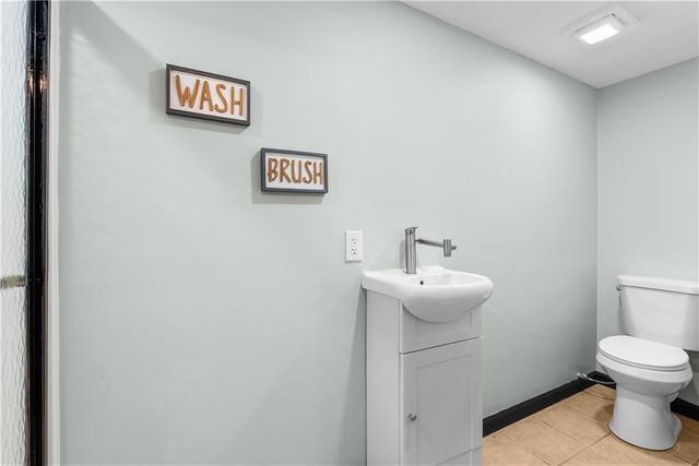 309 Shamrock Lane, Blue Springs, MO 64014