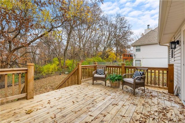 309 Shamrock Lane, Blue Springs, MO 64014