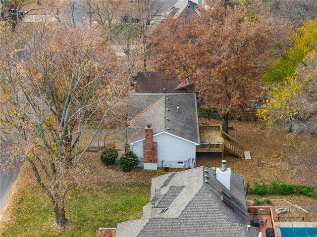 309 Shamrock Lane, Blue Springs, MO 64014