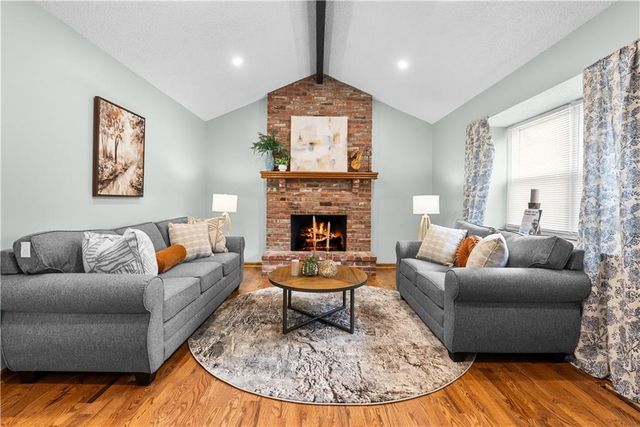 309 Shamrock Lane, Blue Springs, MO 64014