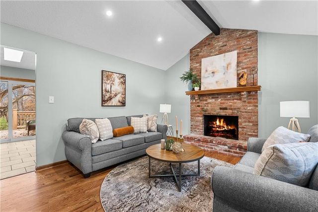 309 Shamrock Lane, Blue Springs, MO 64014