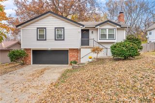 309 Shamrock Lane, Blue Springs, MO 64014