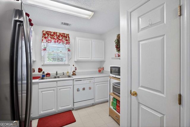 310 Tibet Avenue 8, Savannah, GA 31406